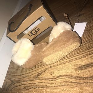 Baby UGGS Gage in Chestnut
